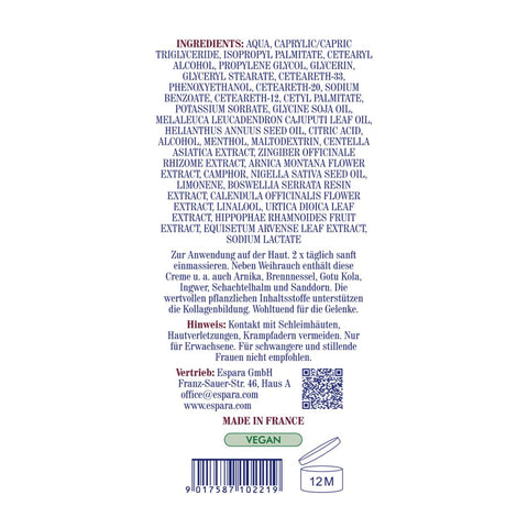 Espara Weihrauch Creme 100 ml Rückseite mit detaillierten Inhaltsstoffen wie Weihrauch, Arnika, Ingwer, Gotu Kola, Schachtelhalm und Sanddorn. Zeigt INCI-Liste, Anwendungshinweise und veganes Siegel. Die Creme wird äußerlich zur Pflege von Haut und Gelenkbereichen eingesetzt und enthält traditionelle Pflanzenstoffe. Darstellung der Tube mit Textfeld für kosmetische Angaben. | Naturpräparate Dieterich