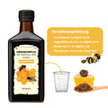 Riviera Immunkomplex mit Propolis und Honig 250 ml Flasche- Verzehrempfehlung:  Erwachsene: täglich 15 ml für volle Immununterstützung.
• Jugendliche (ab 10 Jahren): 10 ml täglich für wachsende Abwehrkräfte.
• Kinder (ab 3 Jahren): 5 ml täglich für einen sanften Immunboost.  Foto  Immunkomplex mit Messbecher und Propolis. | Naturpräparate Dieterich