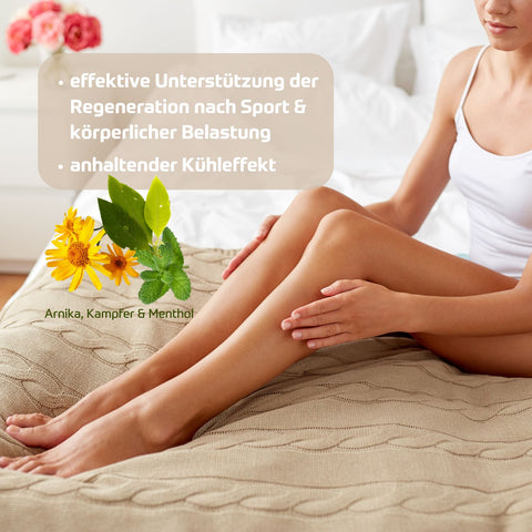 Riviera MED+  COOL  Muskel & Gelenke GEl. Foto von Frau, die sich die Beine eingelt und Text: Effektive Unterstützung der Regeneration nach Sport und körperlicher Belastung, anhaltender Kühleffekt. | Naturpräparate Dieterich