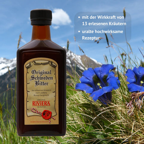 Original Riviera Schwedenbitter in Glasflasche vor Bergen mit Enzian. Text: mit der Wirkkraft von 13 erlesenen Kräutern, uralte hochwirksame Rezeptur | Naturpräparate Dieterich