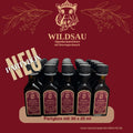 Wildsau Alpenkräuterbitter 20,3 % vol - jetzt auch als praktische Partybox mit 30 x 20ml - Shots zum Feiern, Spaß haben - so kommt jede Party in Fahrt mit einer lecker fruchtigen Fusion aus Schwedenkräutern, Waldbeeren und Wildfrüchten. | Naturpräparate Dieterich
