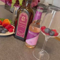 Wildsau Alpenkräuterbitter 20,3 % vol. - Trend Cocktail Wildsau Wildberry. Wildsau Alpenkräuterbitter erhältlich als 50 ml Shot, 500ml Flasche für die eigene Bar und als Partybox mit 30 x 20 ml Flaschen | Naturpräparate Dietericht